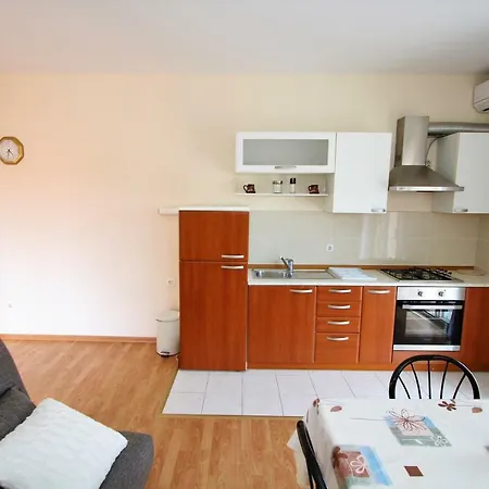 Holiday House Violeta