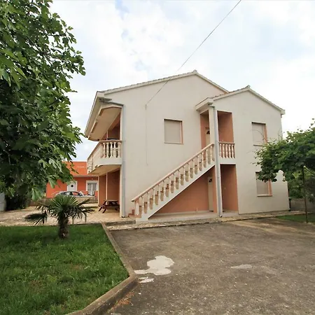 Ferienhaus Holiday House Violeta